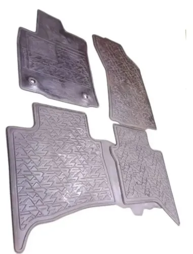 Tapete original para Toyota Hilux sw 4 2017