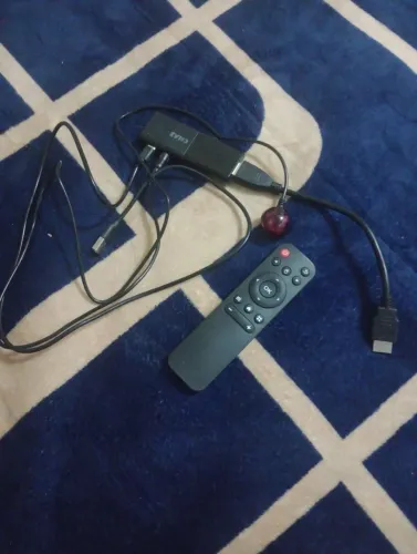 Vendo um , Tv boXl lançamentos , apenas inseri no hdm1 da sua tv e ja vira smart.