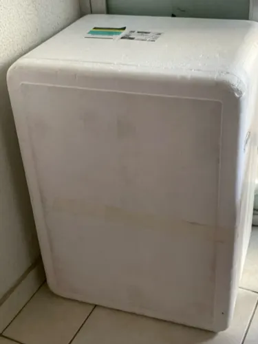 Caixa de isopor grande, mais de 100 litros