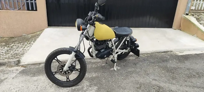 Suzuki Intruder 125 2011 - Customizada com Motor Restaurado