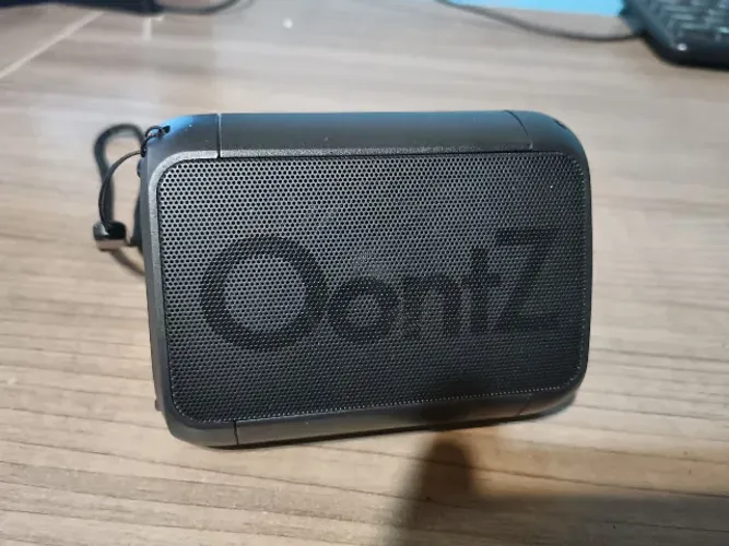 Caixa de Som Alto Falante Portátil Oontz Angle Solo 5W Bluetooth 4.2 IPX5 Preta