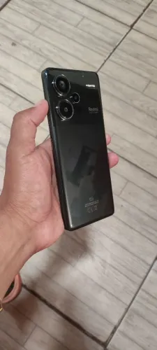 Xiaomi not 13 pro plus 5G 512 GB com um trinco na parte de cima mais funciona perfeito