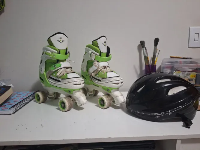 Patins Quad Infantil/Adulto com Capacete ? Verde e Branco