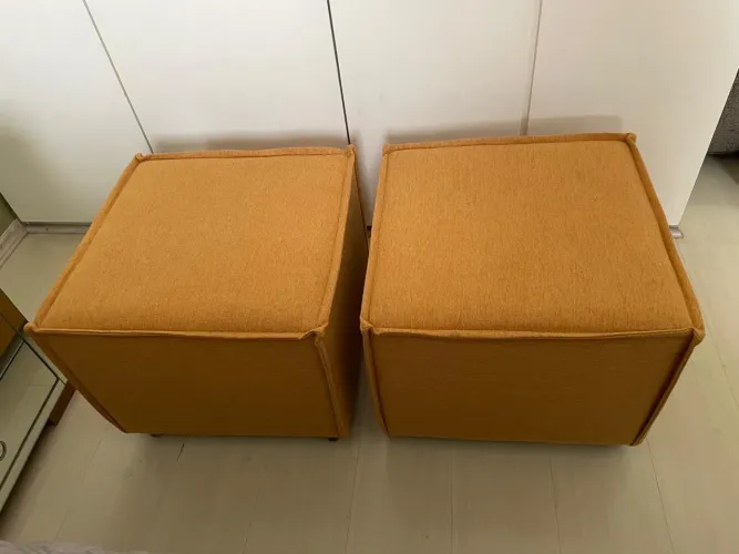 Puff Decorativo com rodinhas - Kit com 2 unidades