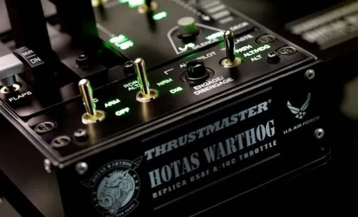 HOTAS WARTHOG - Joystick e Quadrante de Manetes para Simuladores de Voo