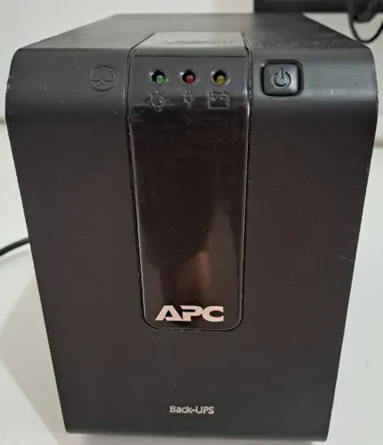 Nobreak APC 700va