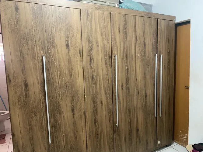 Guarda Roupa de 6 portas