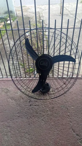 Ventilador de parede todos funcionando perfeitamente