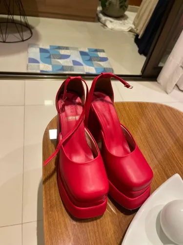 Salto plataforma vermelho 