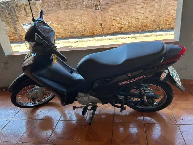 Honda biz 110i preta