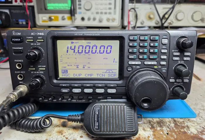 Radio Icom IC-746 HF/VHF 150w seminovo 100%