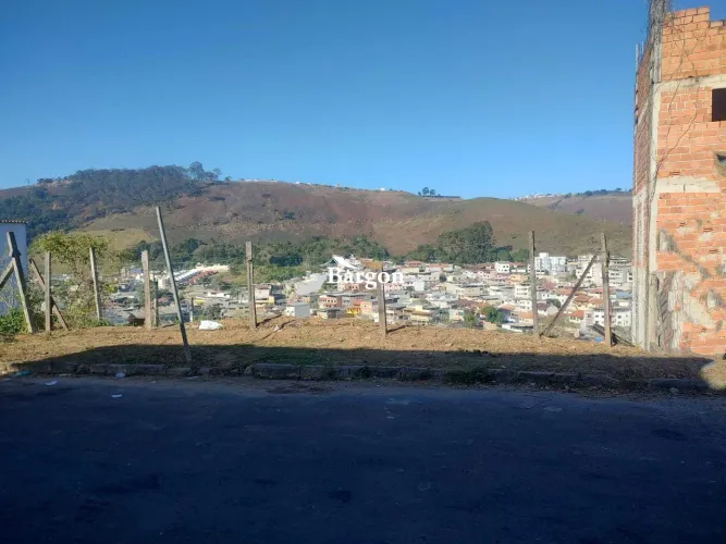 Lote com 1.161 metros quadrados a venda no Bairro Cerâmica em Juiz de Fora