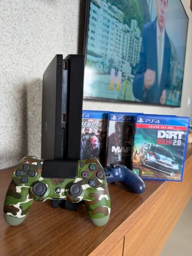 PLAYSTATION 4