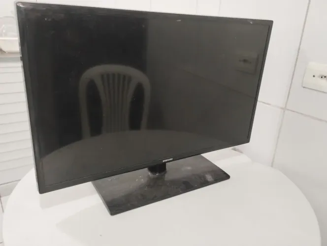 Vendo TV Samsung 32 com defeito na tela