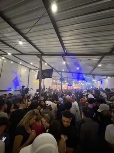 Bar para quase 500 pessoas em Itapevi - em frente ao Parque da Cidade