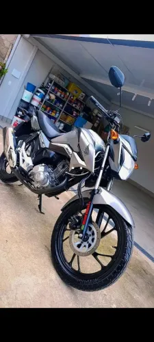 Titan 2019 , único dono