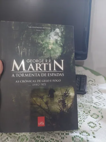 A Tormenta de Espadas Livro três 