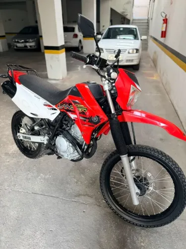 MOTO YAMANHA LANDER 250