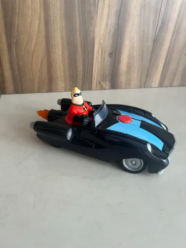 Os Incríveis 2 - Sr. Incrível e o Carro Incredibile