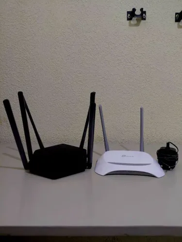 Lote com 2 Roteadores Wi-Fi (Mercusys AC1200 + TP-Link) - Retira Hoje