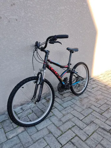 Bicicleta Caloi Jumper aro 24