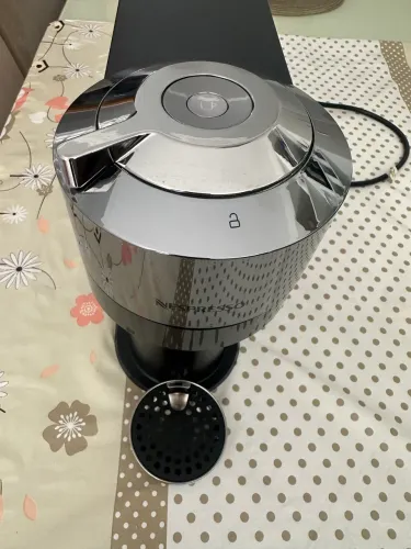Cafeteira Nesspresso Inox