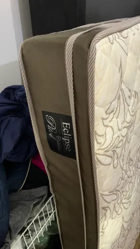 Cama box de casal nova, só vendo não troco 