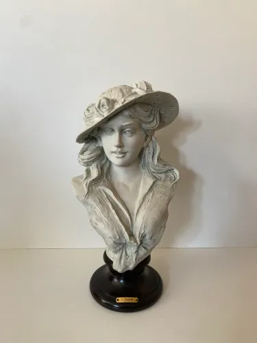 escultura italiana porcelana busto feminino g. barchetta flavia vera
