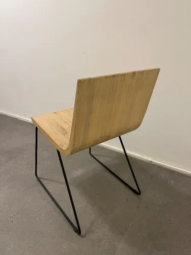 Cadeira Boomerang Fahrer assinada