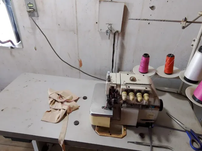 Maquina de costura ponto cadeia