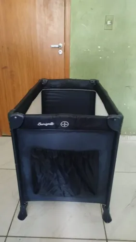 Berço cercado seminovo marca Burigotto acompanha colchão