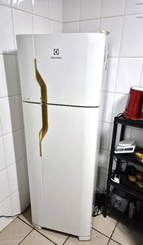 Geladeira Electrolux Cycle Defrost 260L
