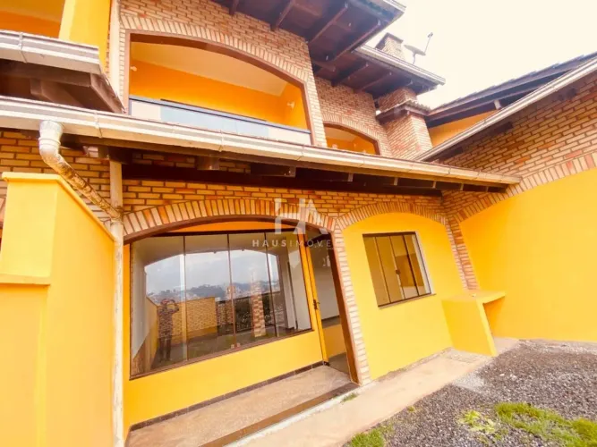 Sobrado para locação no bairro Barra do Rio Molha com 90 m² e 3 dormitórios.