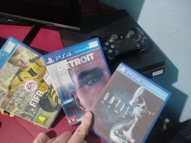 Ps4 Semi-novo: 1tb, 1 controle e três jogos ( Detroit Became Human, Until Down e FIFA 2017