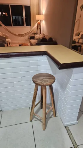 Banqueta de madeira