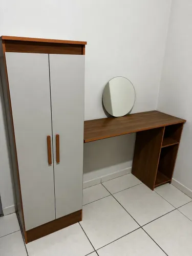 Penteadeira/ armarinho 