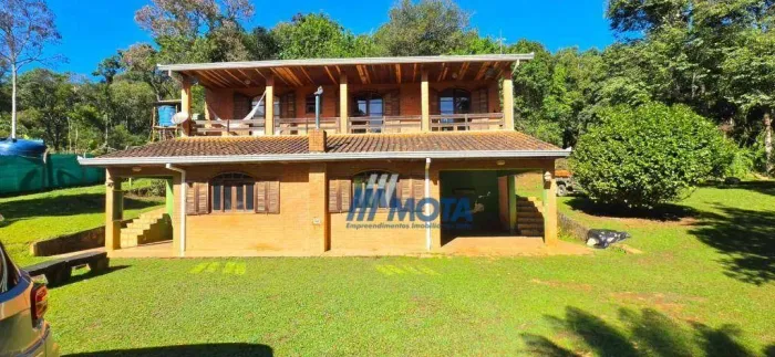 Chácara para alugar 1.300,00 m2 Casa 150 m com 3 quartos com sacada, três banheiros, sala,