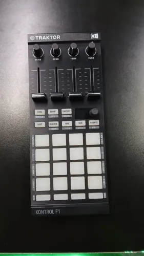 Traktor Kontrol F1