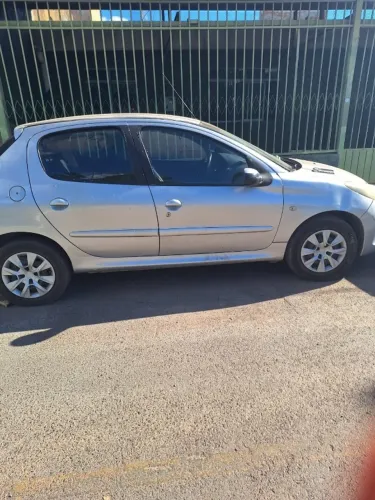 Peugeot 207 XR 1.4 Flex 8V 5P 2009