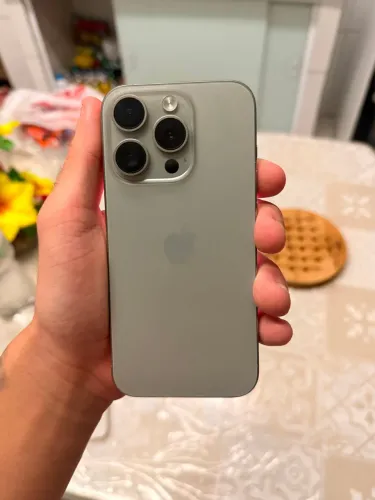 iPhone 15 pro , vendo ou troco por 16 pro