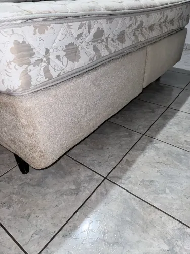 Cama mais colchão Queen