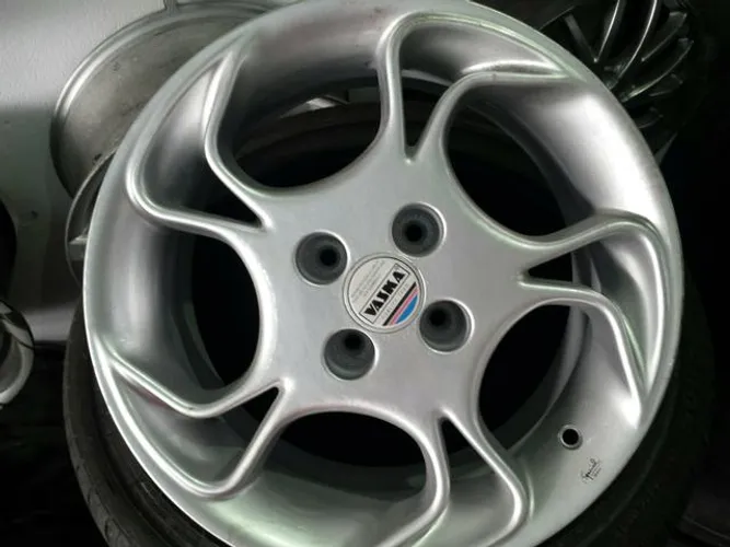 Roda aro 15 Tala 7 Papaleguas Prata Vaska VW Gol 4X100 jogo 