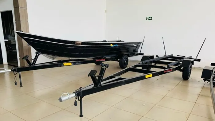 Carreta Rodoviária para Barcos de 6 metros com Alongador