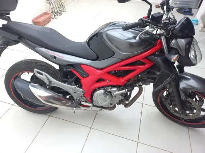 Suzuki gladius 650
