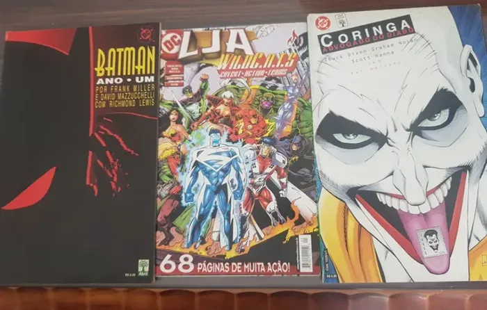 Revistas DC e Marvel