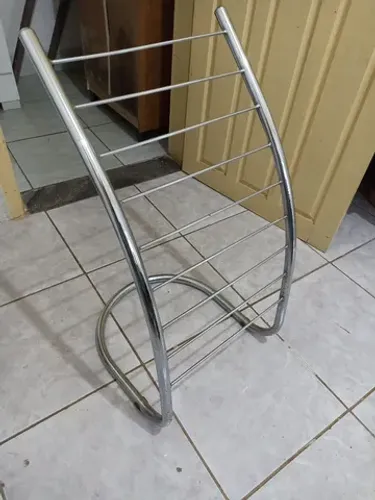 Vendo revistário