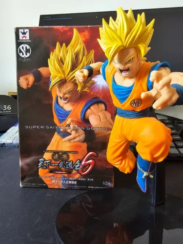 Estátua Super Sayajin 2 Son Goku - Dragon Ball Z - Colecionáveis - Pose de ação
