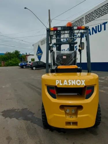 EMPILHADEIRA PLASNOX 3.0T TORRE DUPLEX DIESEL