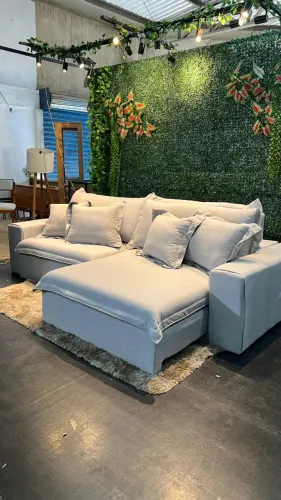 Sofá Retratil e Retratil no Linho 2.50cm