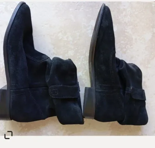 Bota feminina preta de couro Arezzo tamanho 38